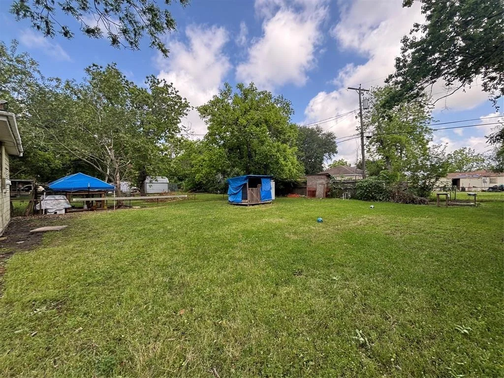 Photo of 612 Honeysuckle Drive