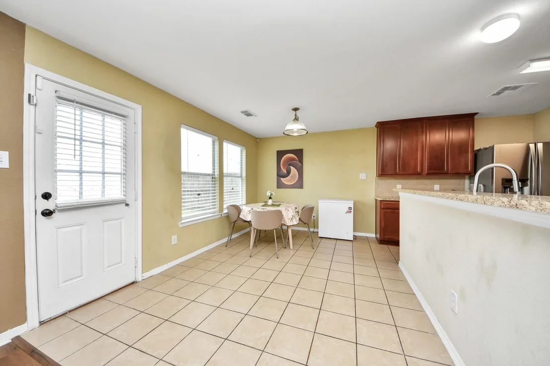 Photo of 5019 Royal Cypress Drive