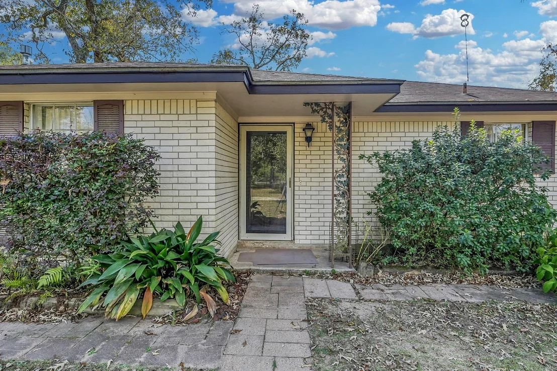 Photo of 16310 Weaver Lane
