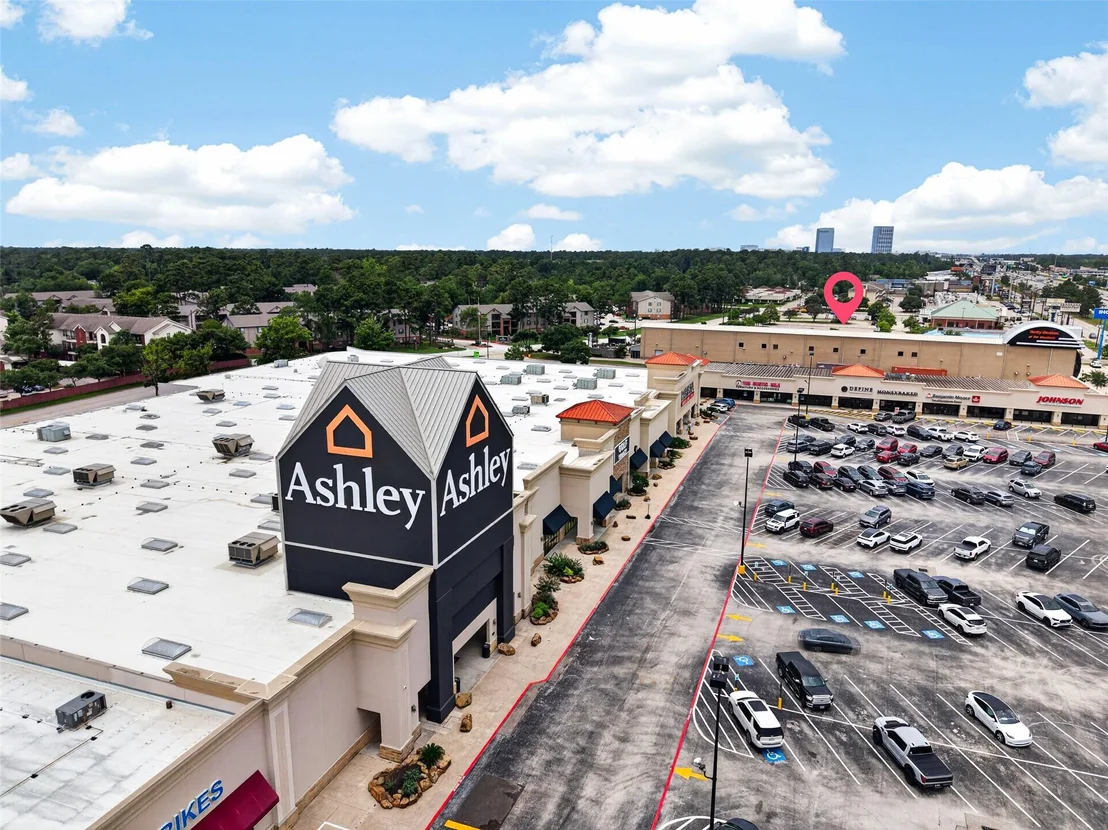 Photo of 25657 Interstate 45