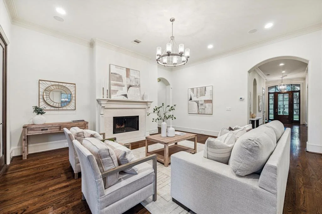 Photo of 2036 Addison Road