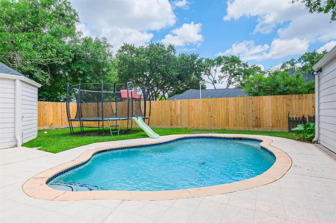 Photo of 11931 Riverview Drive
