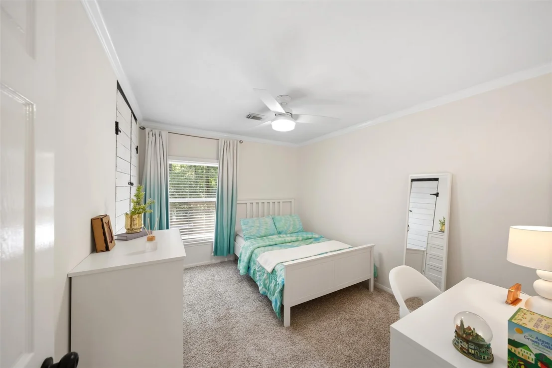 Photo of 3 E Stony Bridge Circle
