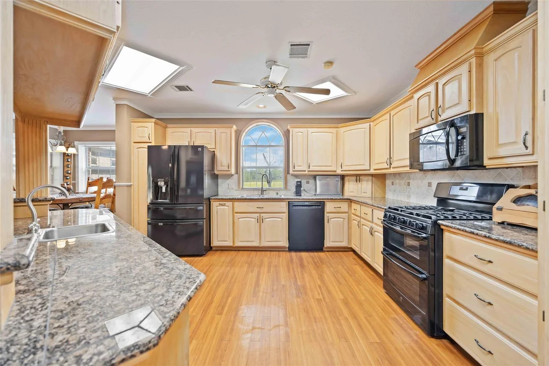 Photo of 1290 County Road 145