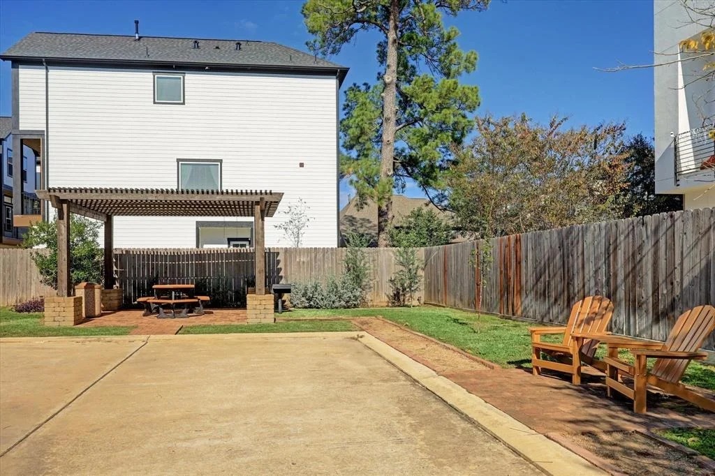 Photo of 3715 Oakroc Grove