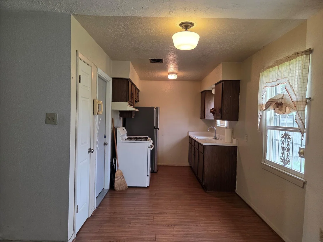 Photo of 14423 Waterloo Drive