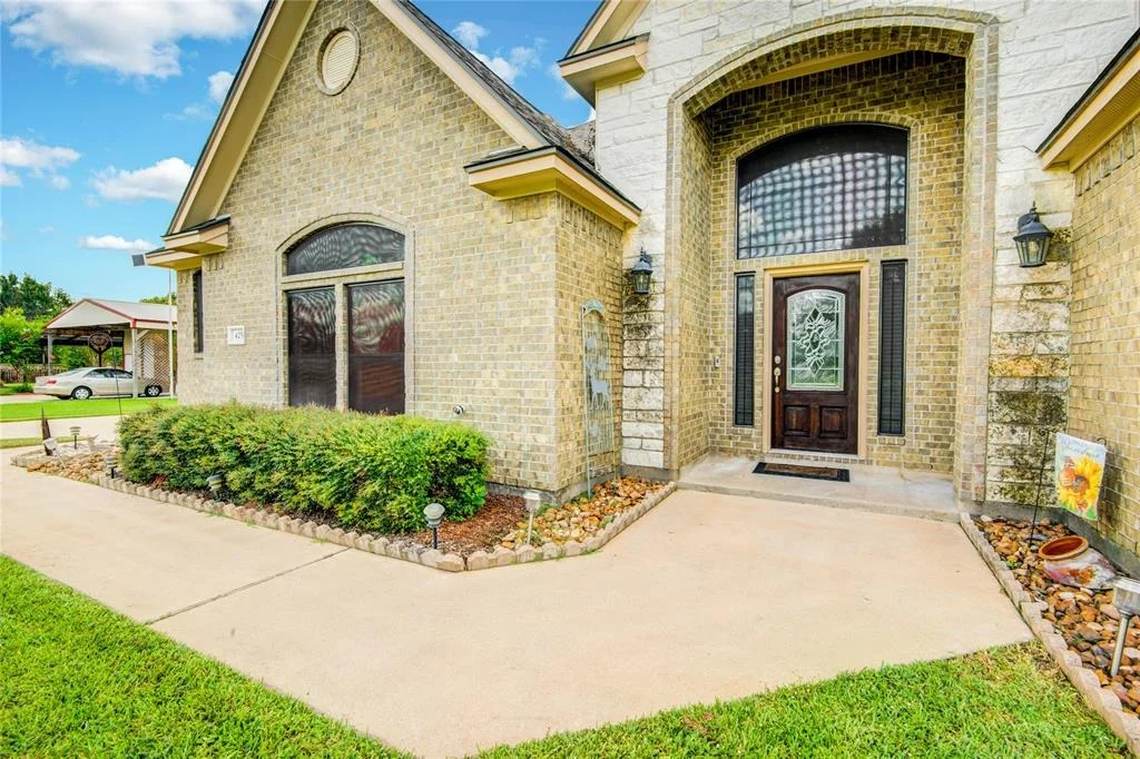 Photo of 425 Mill Road