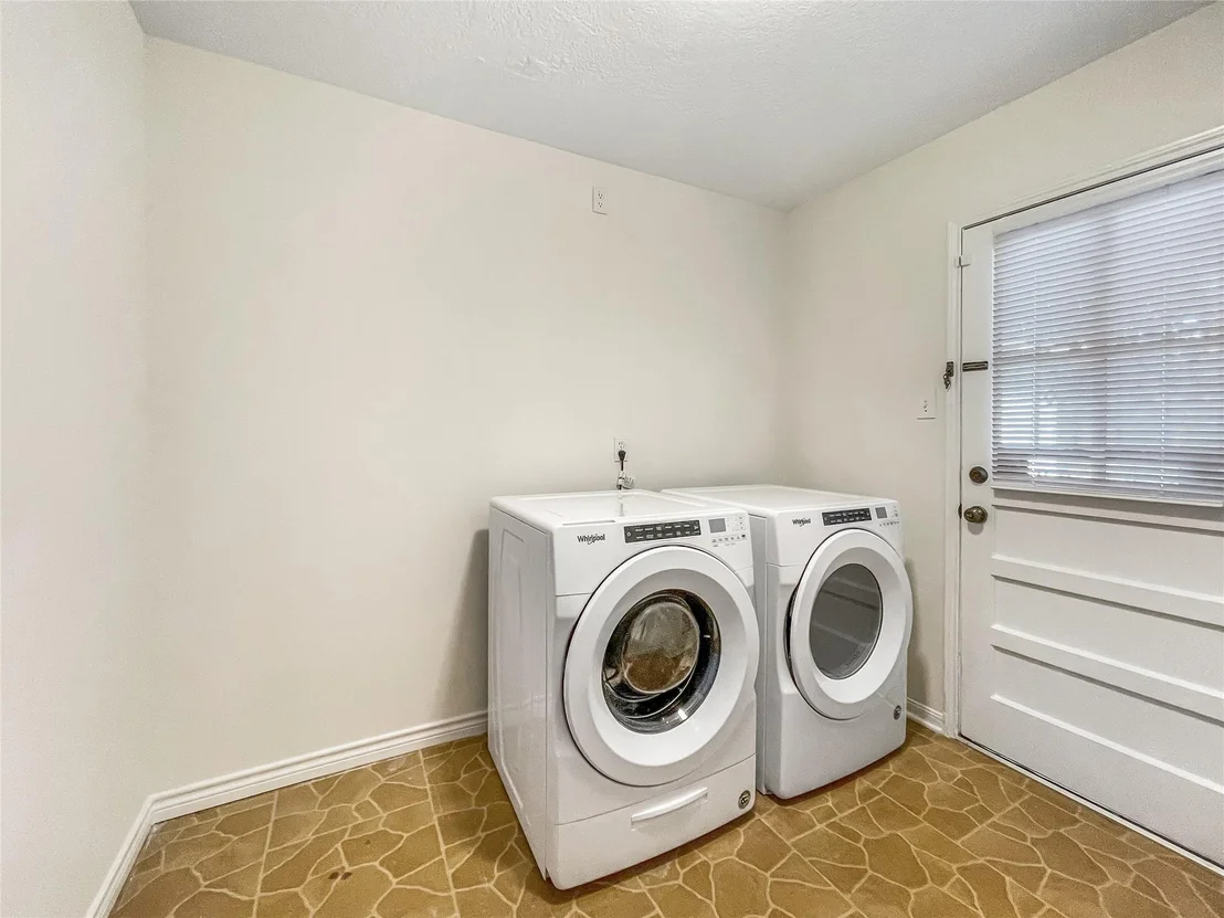 Photo of 2023 Forest Manor Drive