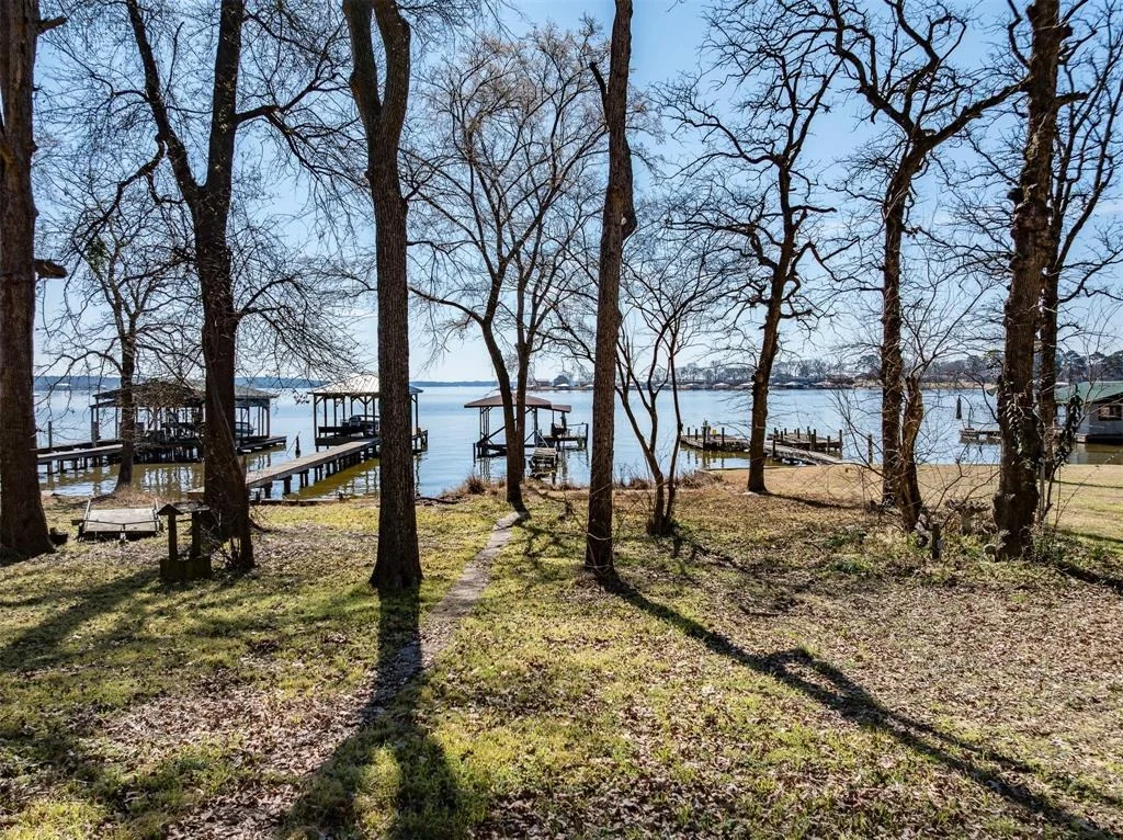 Photo of 1322 Shoreline Circle