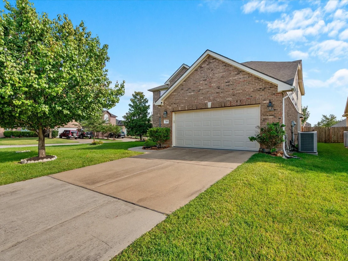 Photo of 7103 Uther Court