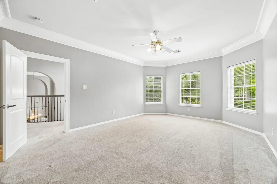 Photo of 907 Enclave Lake Drive