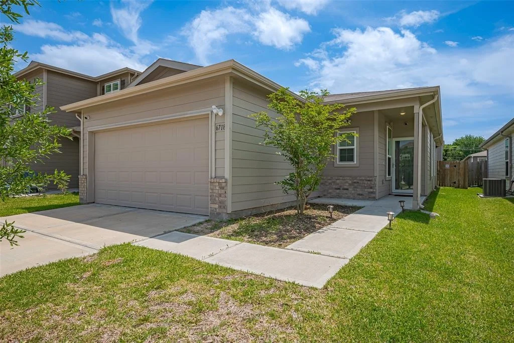 Photo of 6718 Forbes Run Drive