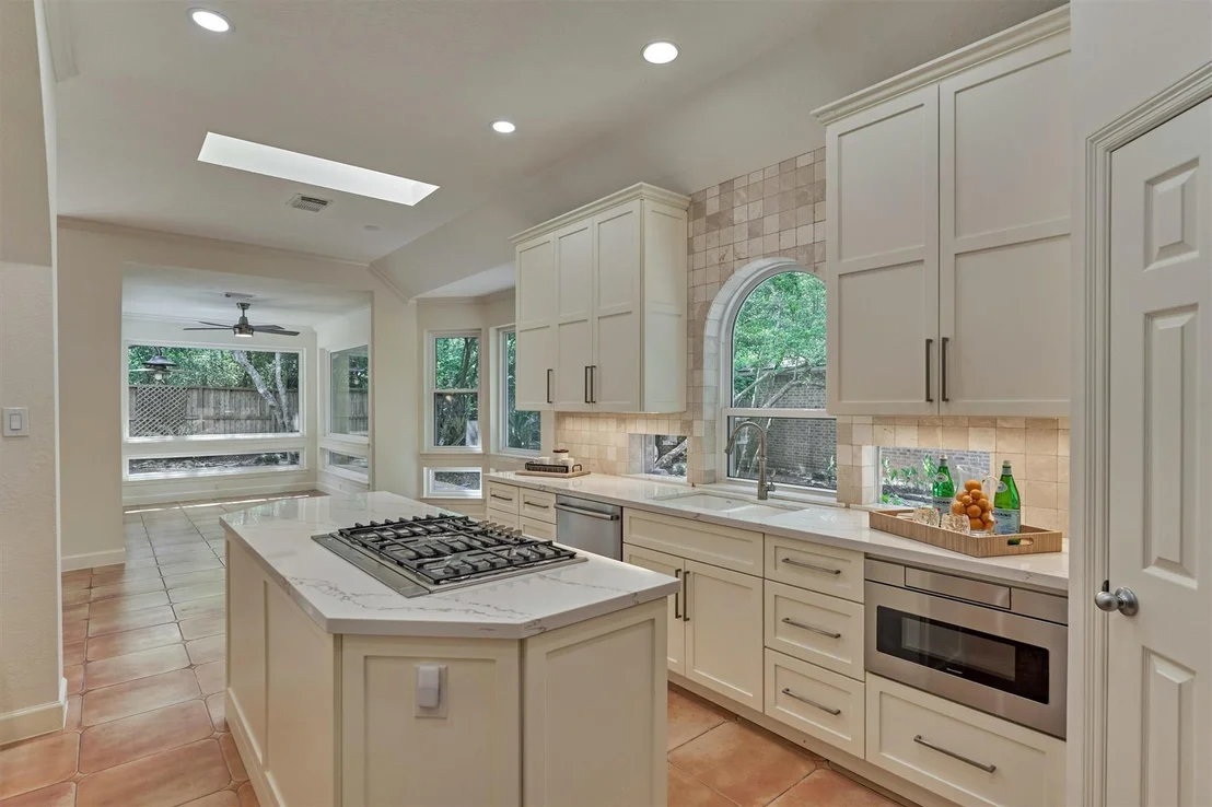 Photo of 66 S Castlegreen Circle