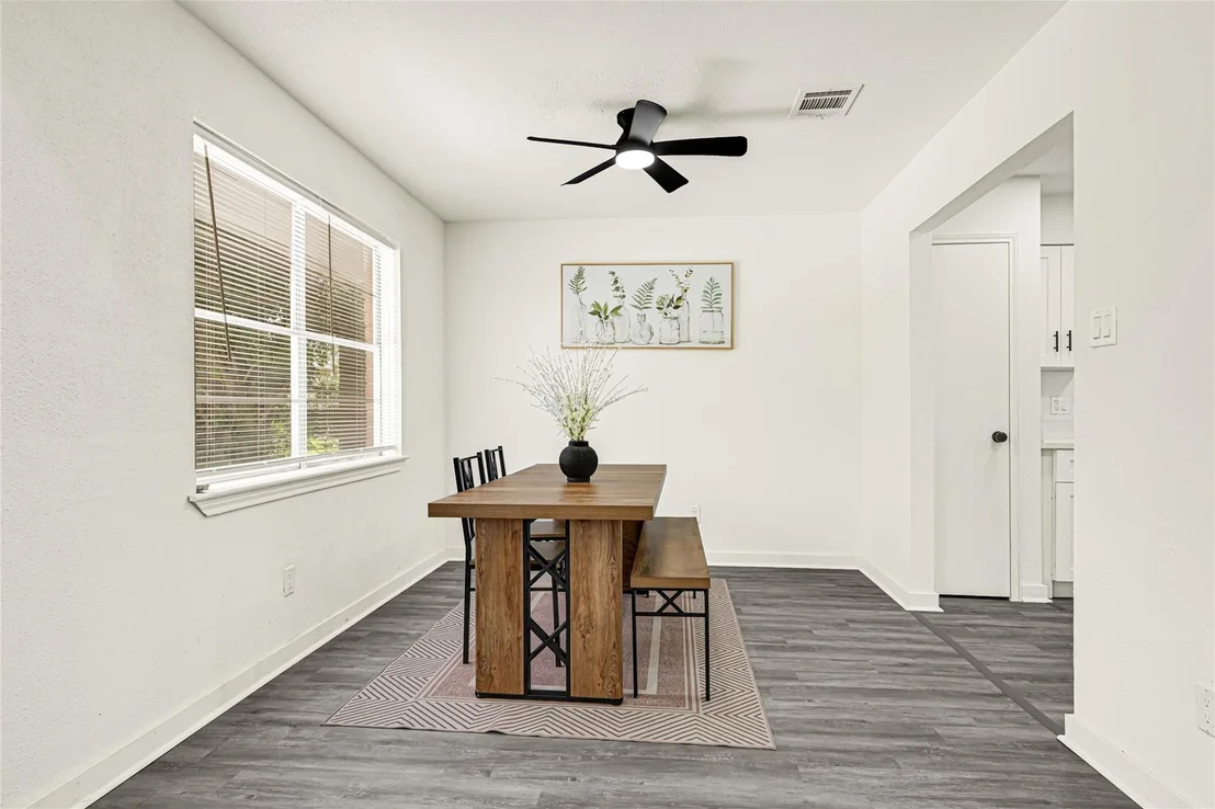 Photo of 1123 Fallbrook Drive