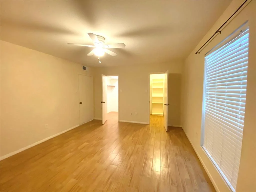Photo of Unit 11 at 7575 Katy Freeway