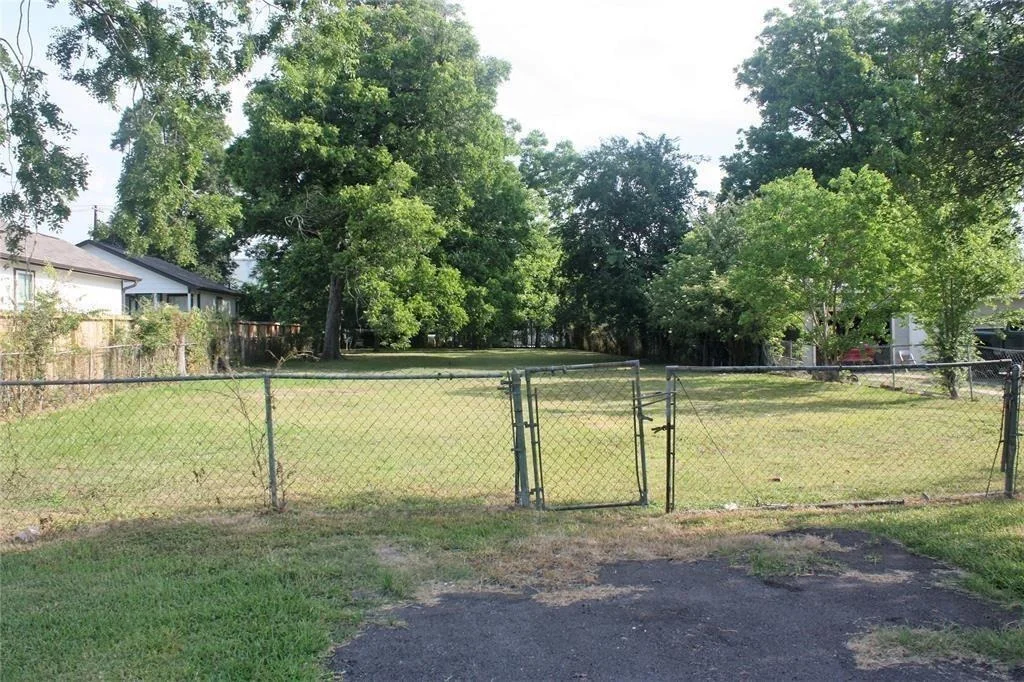 Photo of 743 Apache Street
