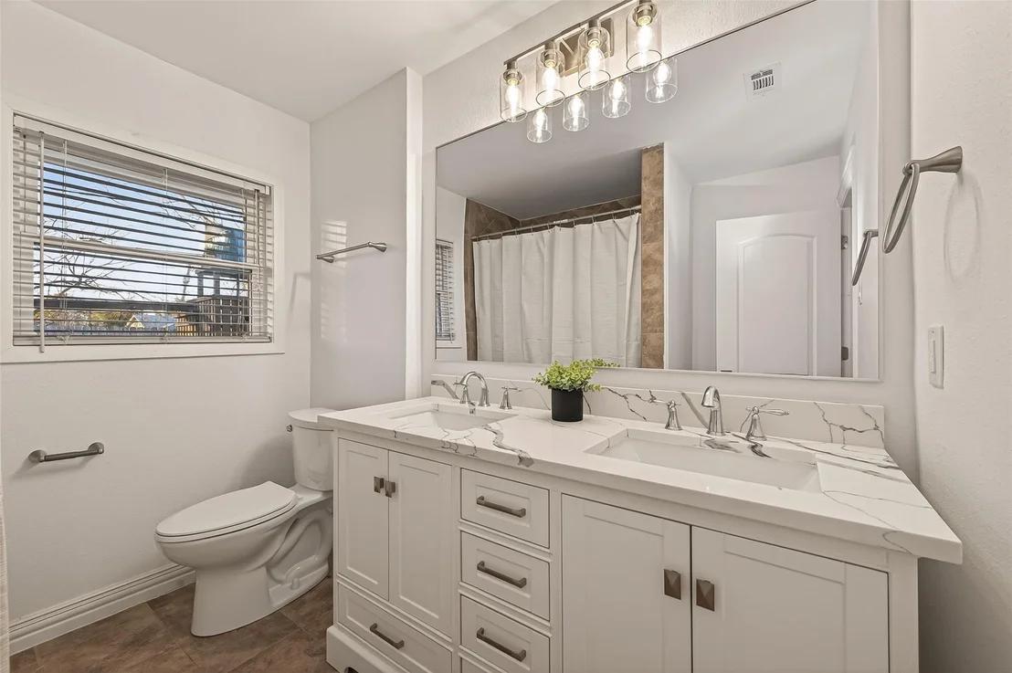 Photo of 4862 Creekbend Drive
