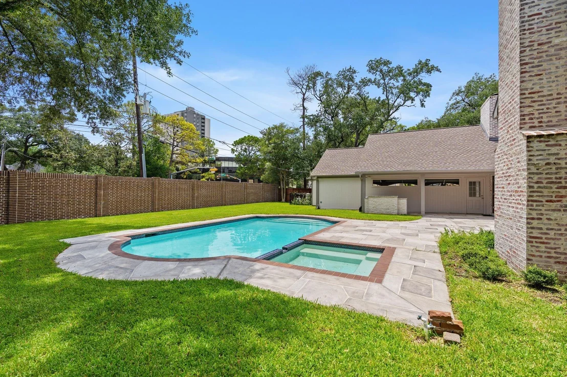 Photo of 5665 Pine Forest Road