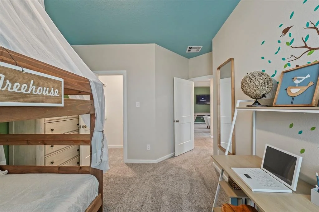 Photo of 4739 Vaughan Way