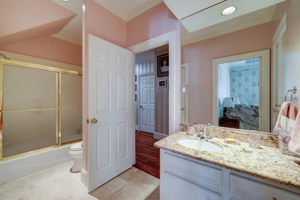Photo of 25 Beacon Hill