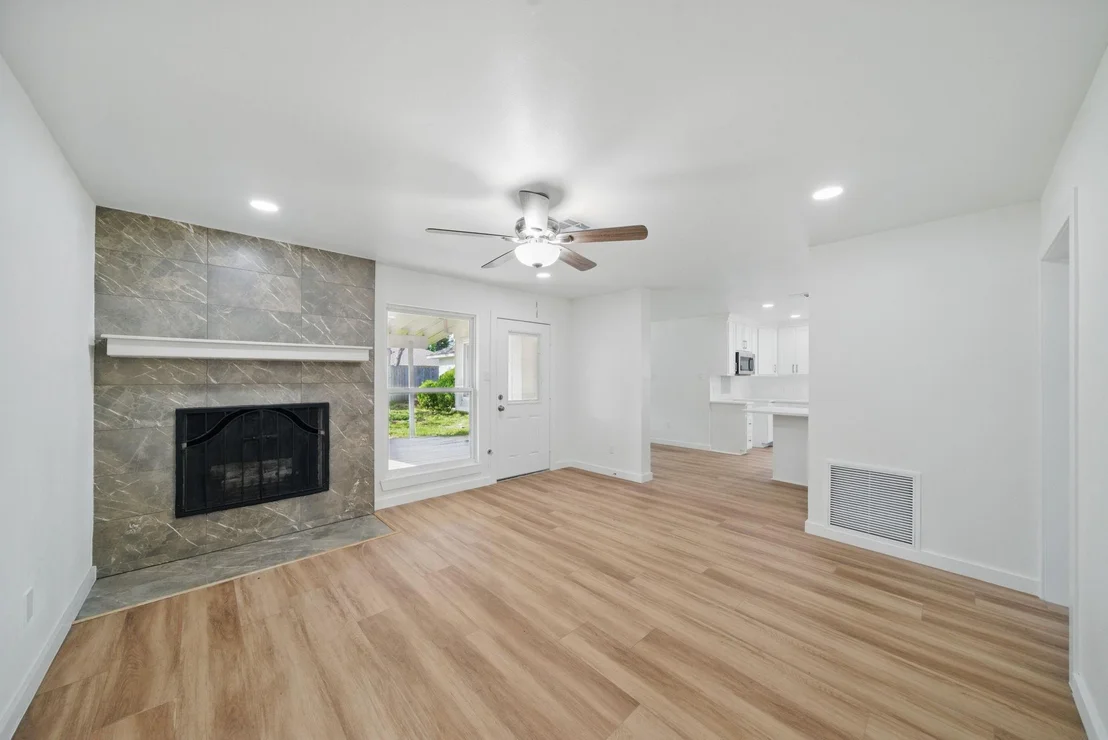 Photo of 9711 Derrik Drive