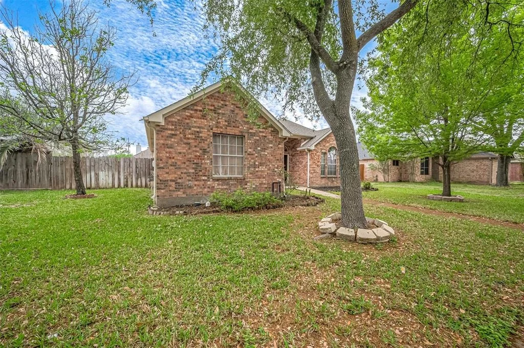 Photo of 6431 Kentwick Drive