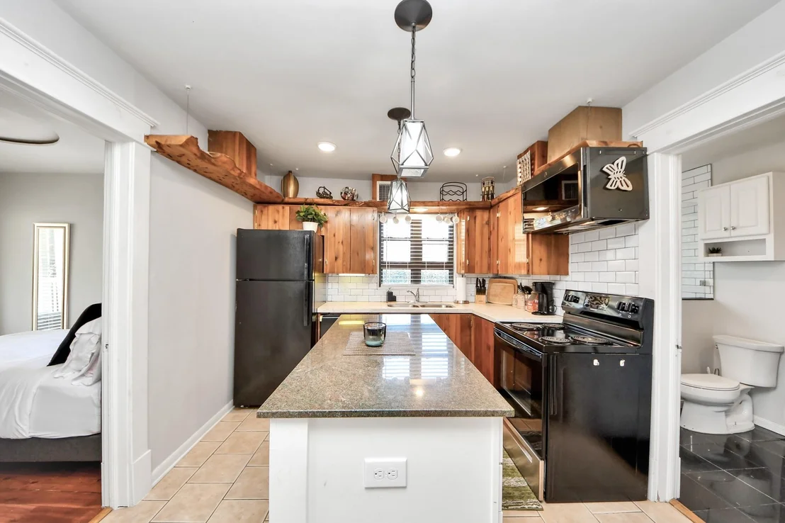 Photo of 1810 Johnson Street