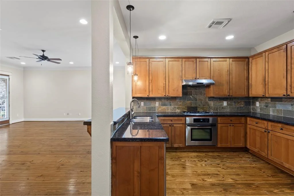Photo of 416 Lovett Boulevard
