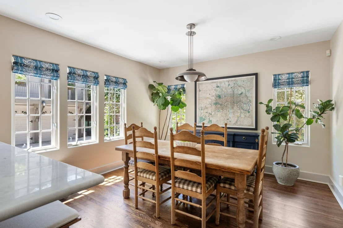 Photo of 2103 South Boulevard