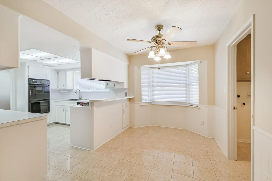 Photo of 9314 Roos Road