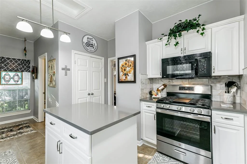 Photo of 4102 Lakepointe Forest Drive