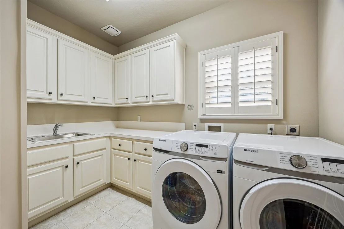 Photo of 2626 Stuart Manor