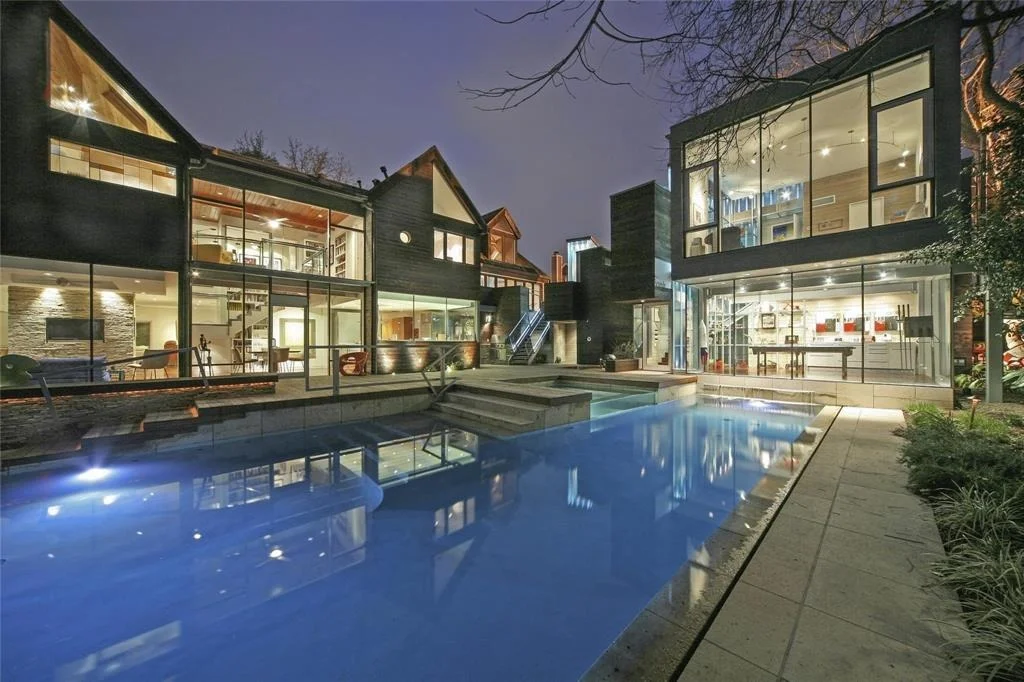 Photo of 2320 Blue Bonnet Boulevard