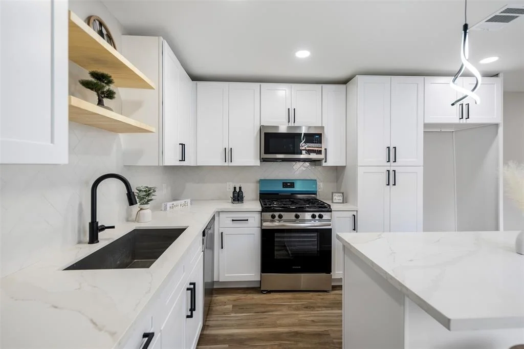 Photo of 1302 Comal Avenue