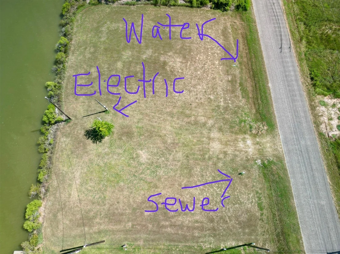 Photo of 131,132 & 133 County Road 299 Heron