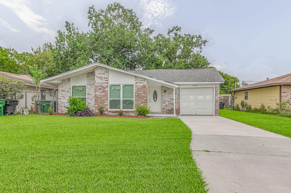 Photo of 5003 Denoron Drive