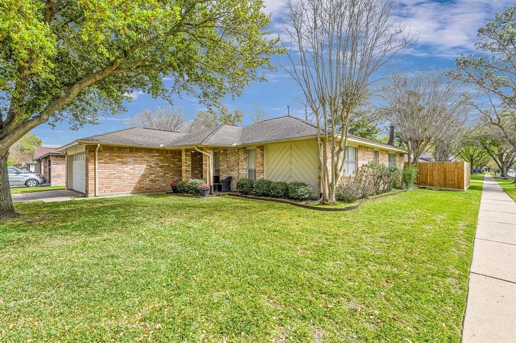Photo of 22151 Pearl Lake Drive