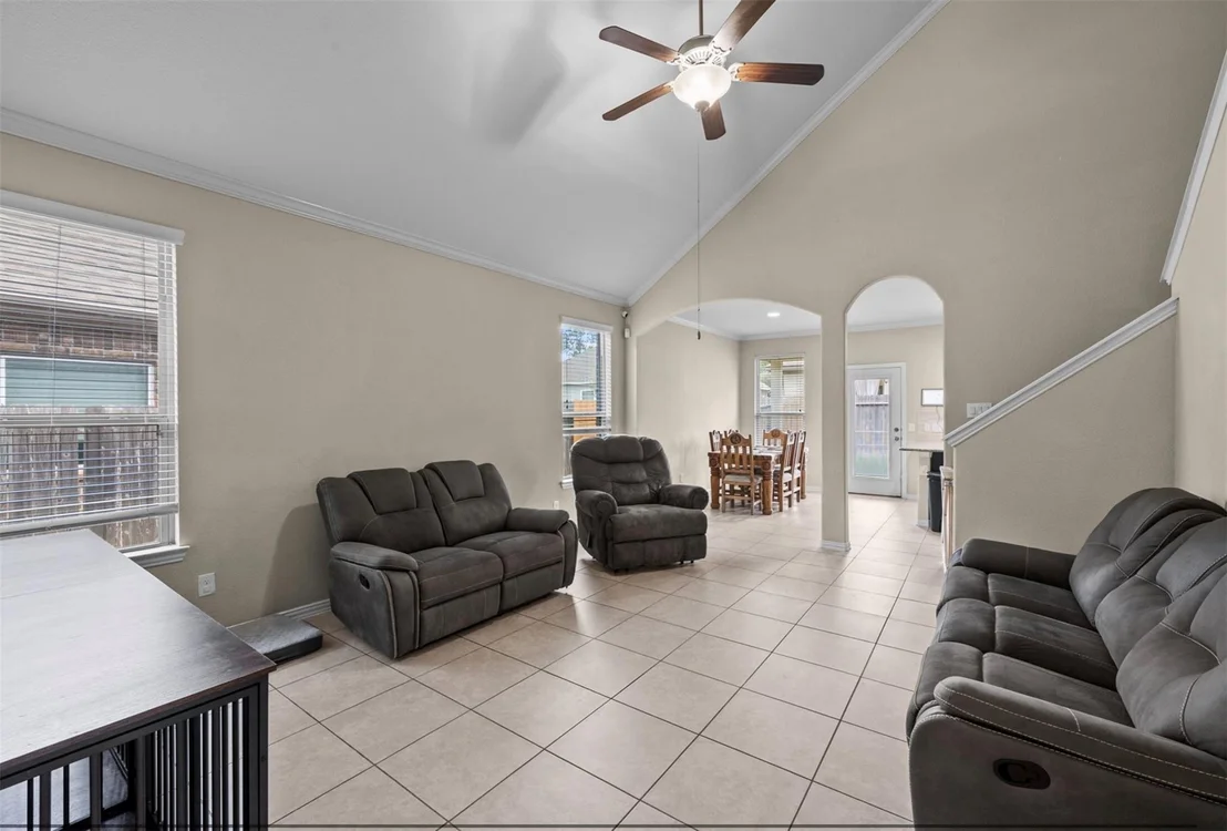 Photo of 2245 Maple Point Drive N