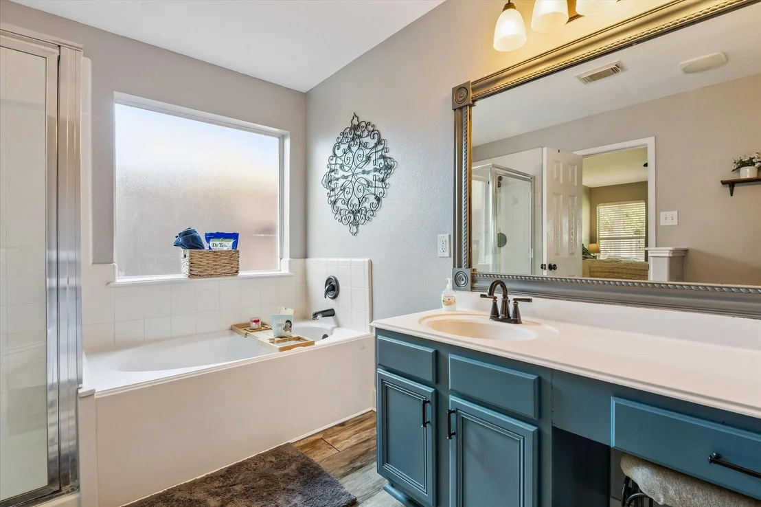 Photo of 1041 Riverwood Drive
