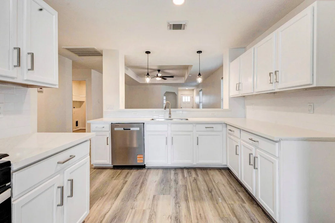 Photo of 714 Silver Cliff Lane