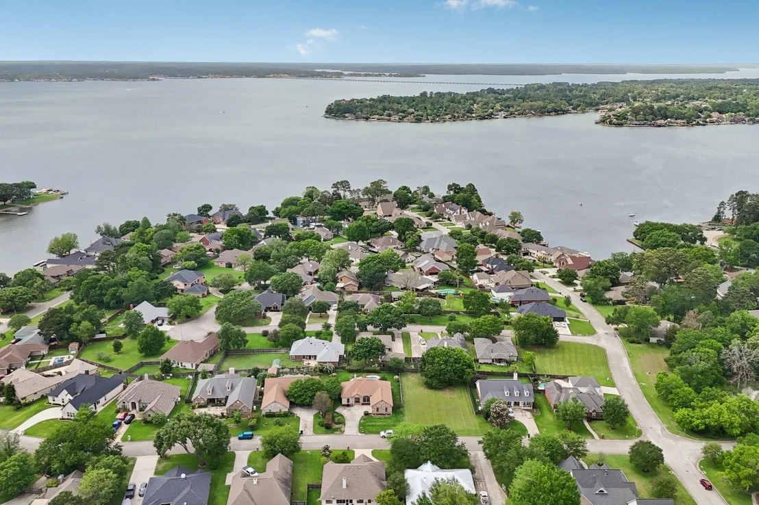 Photo of 7187 Edgewater Drive