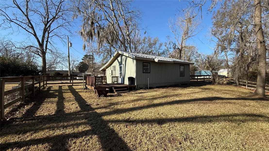 Photo of 201 Hackberry Lane
