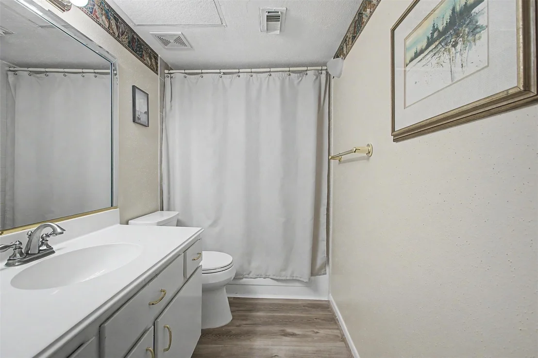 Photo of Unit 93 at 7575 Katy Freeway