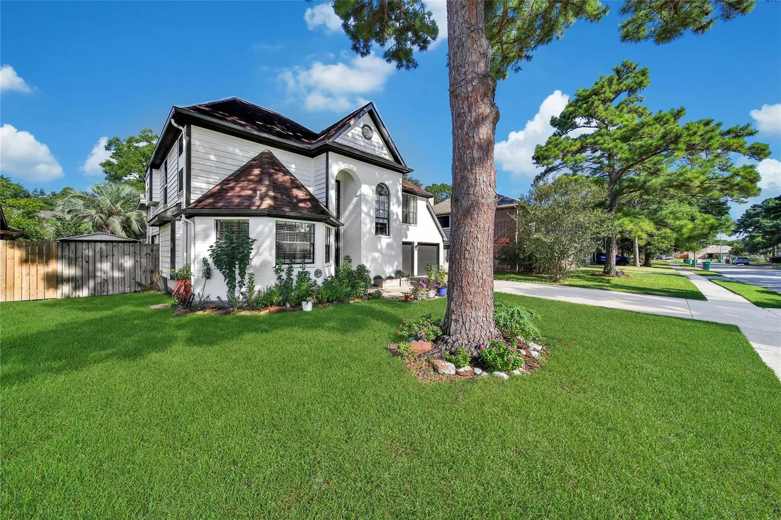 Photo of 21407 Deerhaven Drive