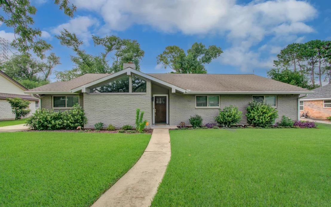 Photo of 9818 Emnora Lane