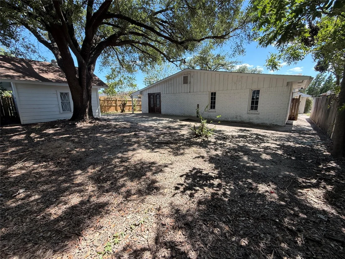 Photo of 1114 Forestburg Drive