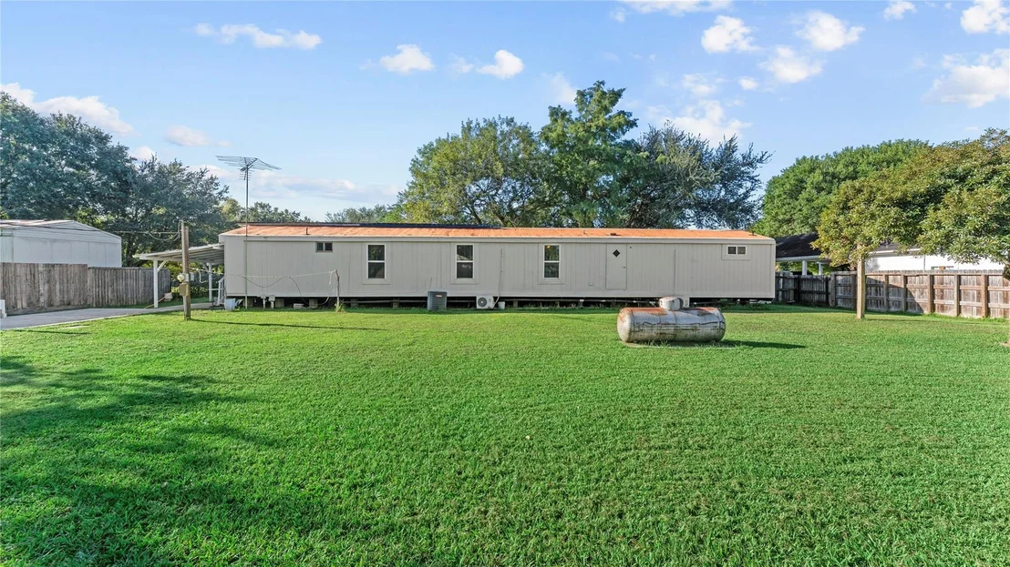 Photo of 22202 Maplewood Drive