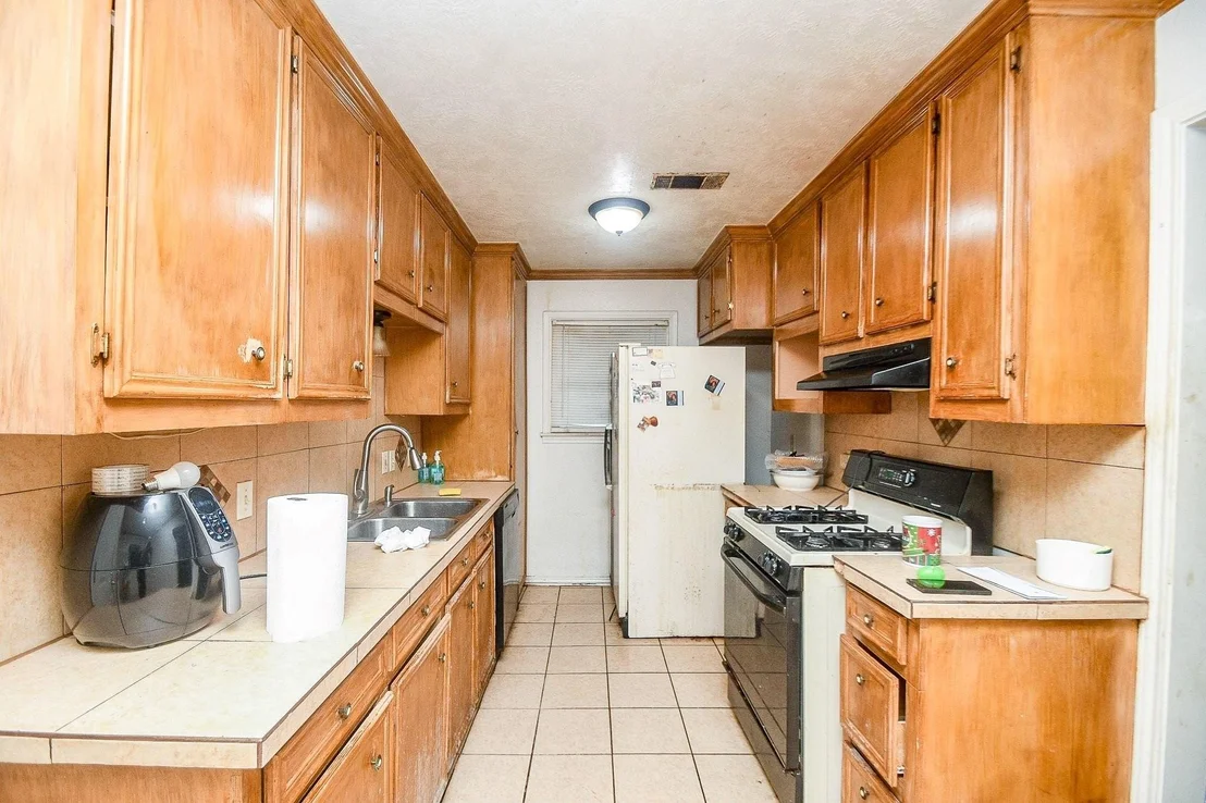 Photo of 5942 Pershing Street