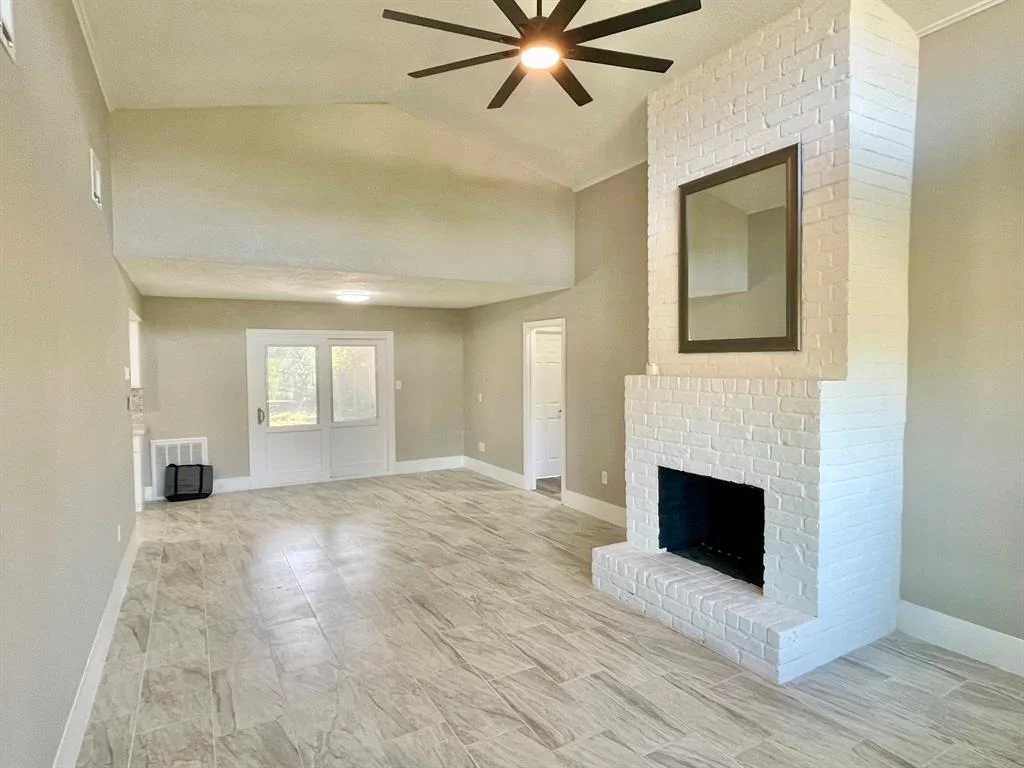 Photo of 187 Golfview Drive N