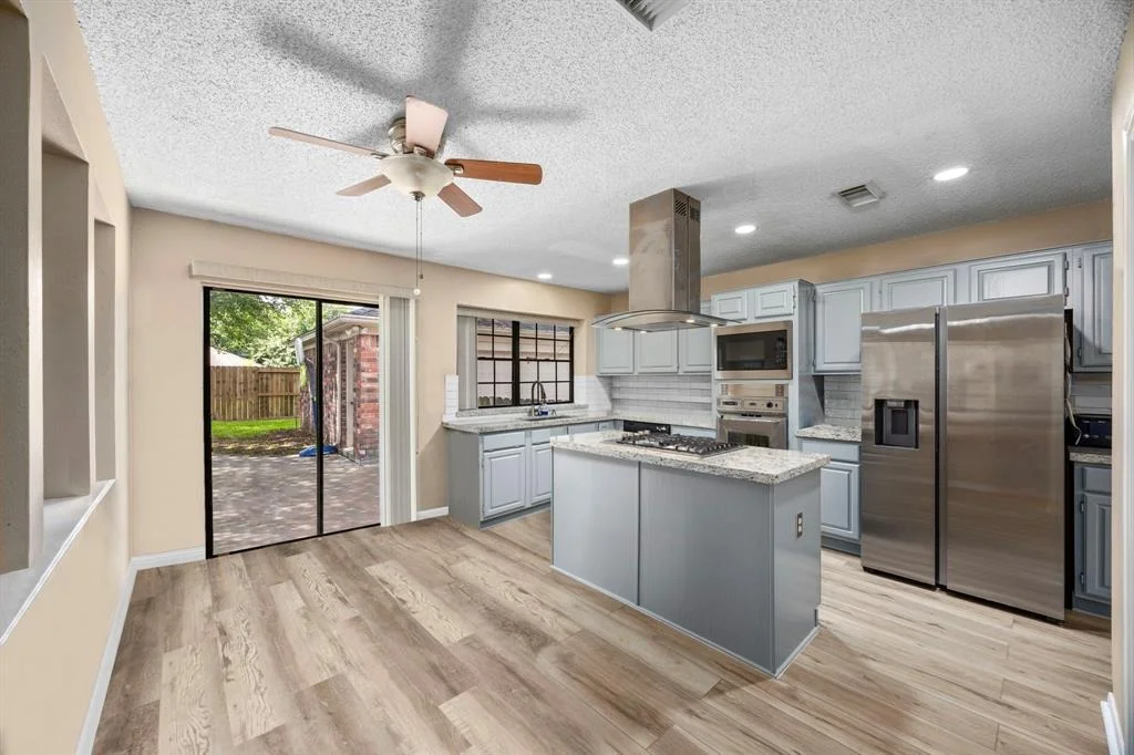 Photo of 22923 Provincial Boulevard